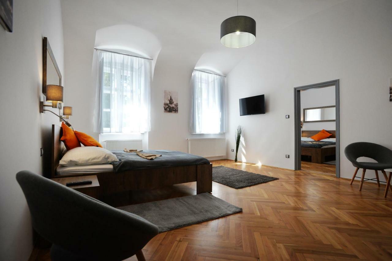 Pr Apartman Еґер Екстер'єр фото