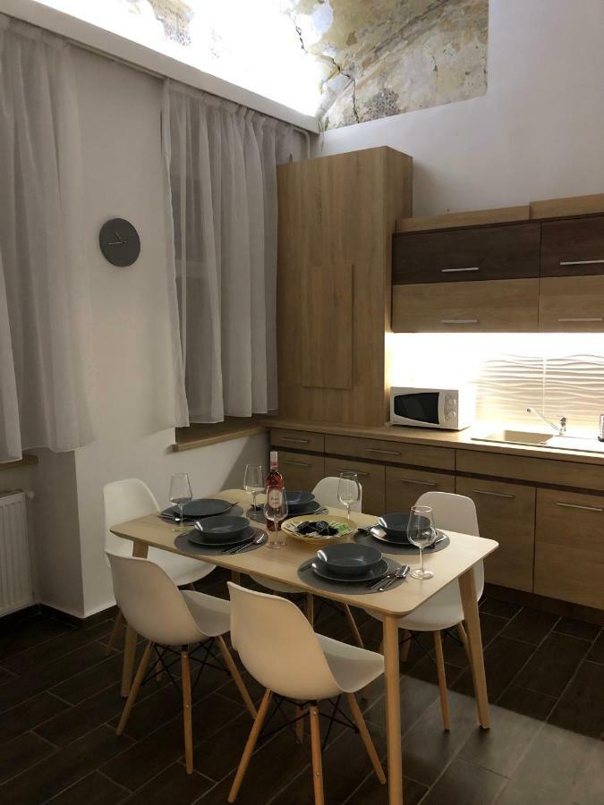 Pr Apartman Еґер Екстер'єр фото