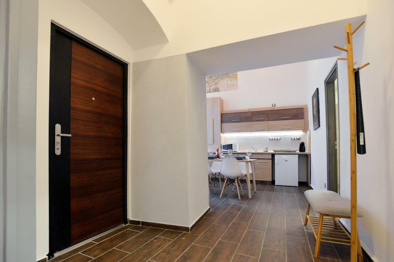Pr Apartman Еґер Екстер'єр фото