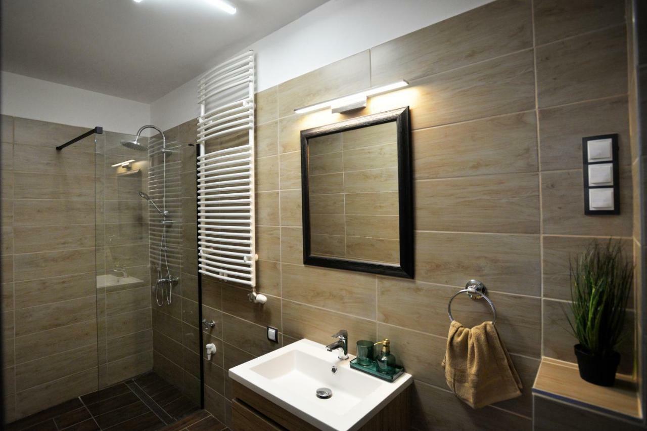 Pr Apartman Еґер Екстер'єр фото